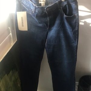 Good threads skinny jeans. Size 31.